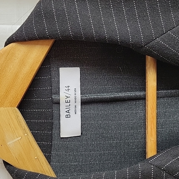 Bailey 44 Black Pinstripe Blazer Size M - Picture 3 of 9